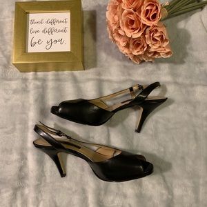 *BRAND NEW* Black heels by Bandolino!!